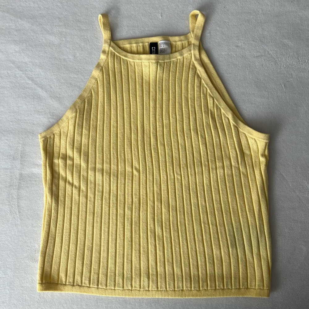 ❤️ H&M | Divided Yellow Ribbed Sweater Tank - Picture 2 of 6